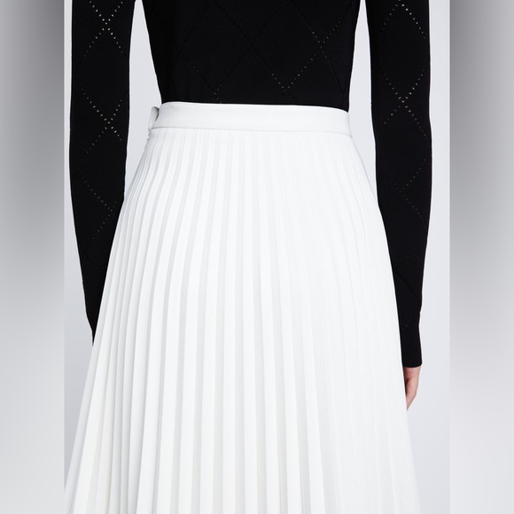 Proenza Schouler White Label
The Faux Leather Pleated Skirt - Picture 5 of 9